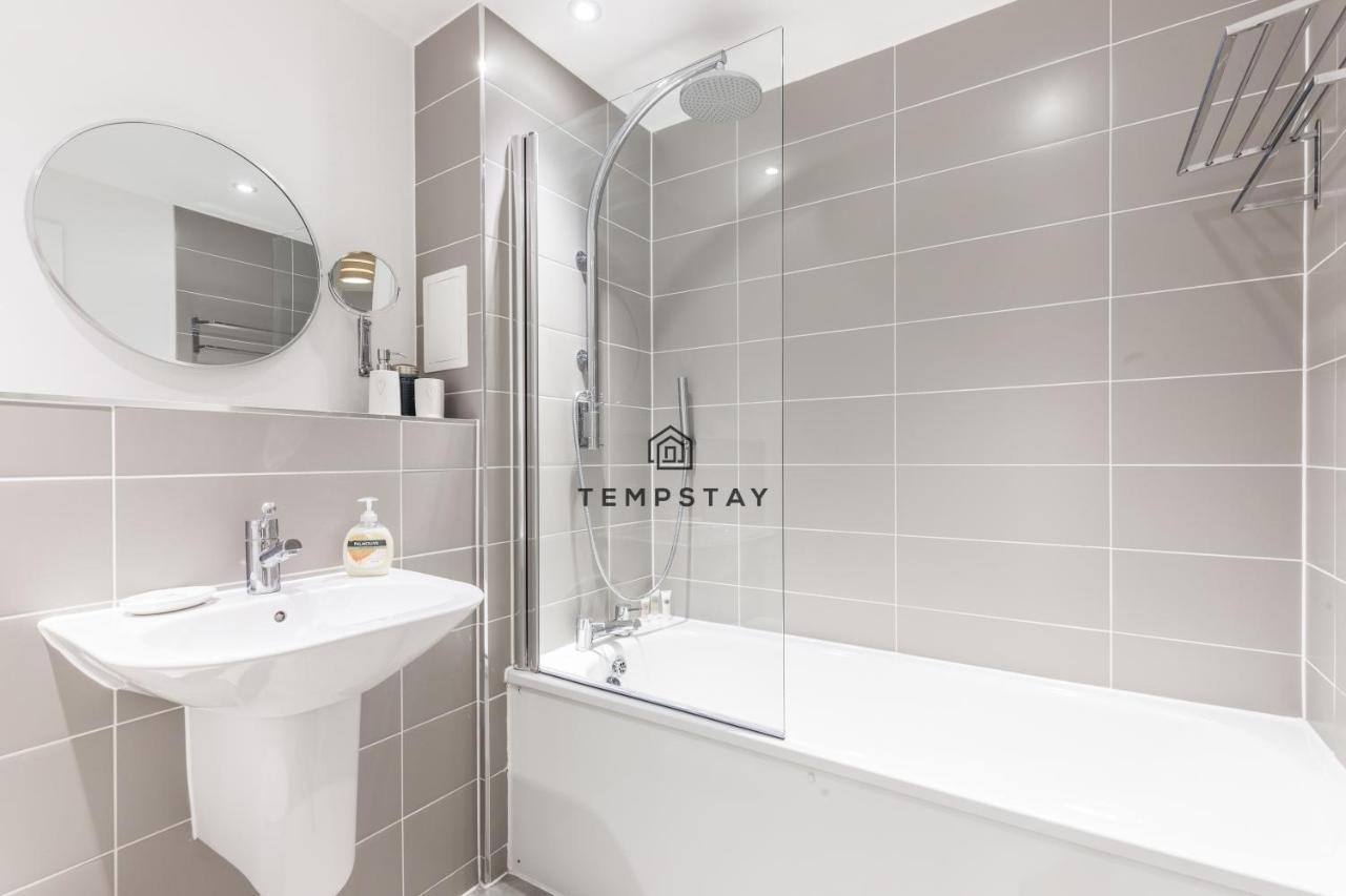 Modern Private Apartment -Balcony-Tube Station London Exterior photo